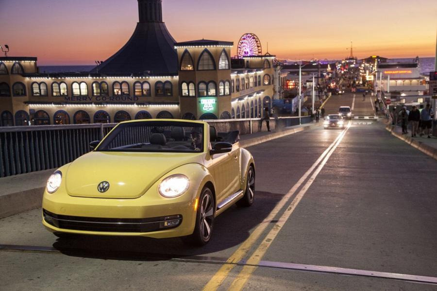  Volkswagen Beetle Cabriolet 2012 года  (фото 23 из 107)